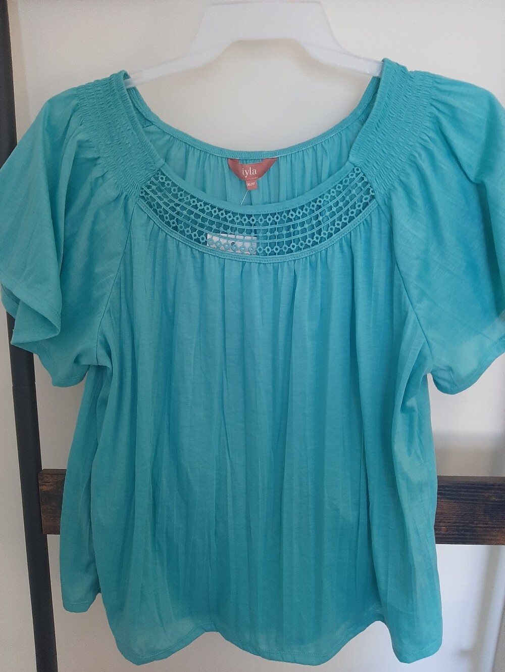 Women's Short Sleeve Peasant Top With Off The Shoulder Options